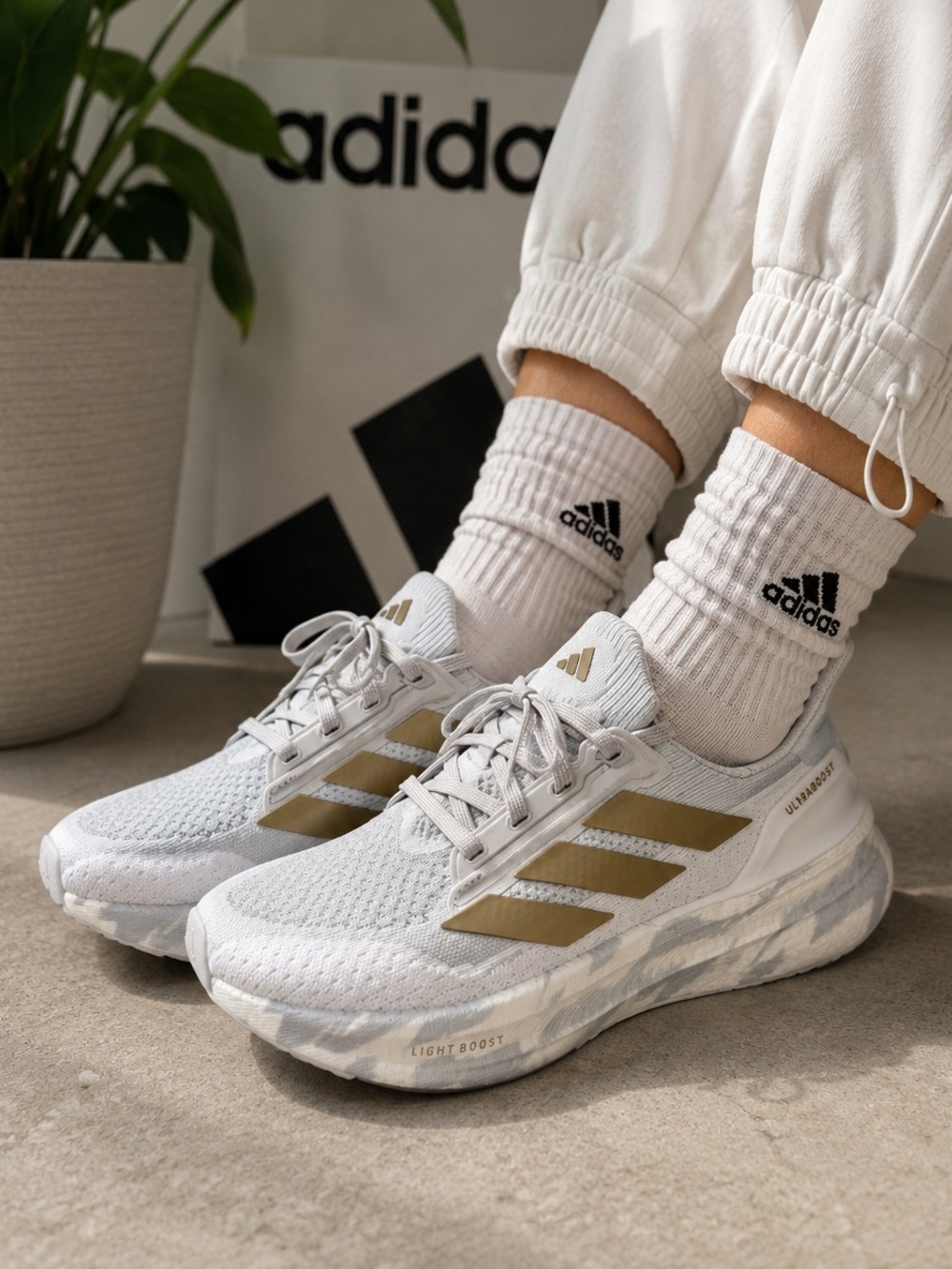 Adidas Ultraboost 5X W JR0532 Women’s Size 5 White Gold Running Shoes NWT